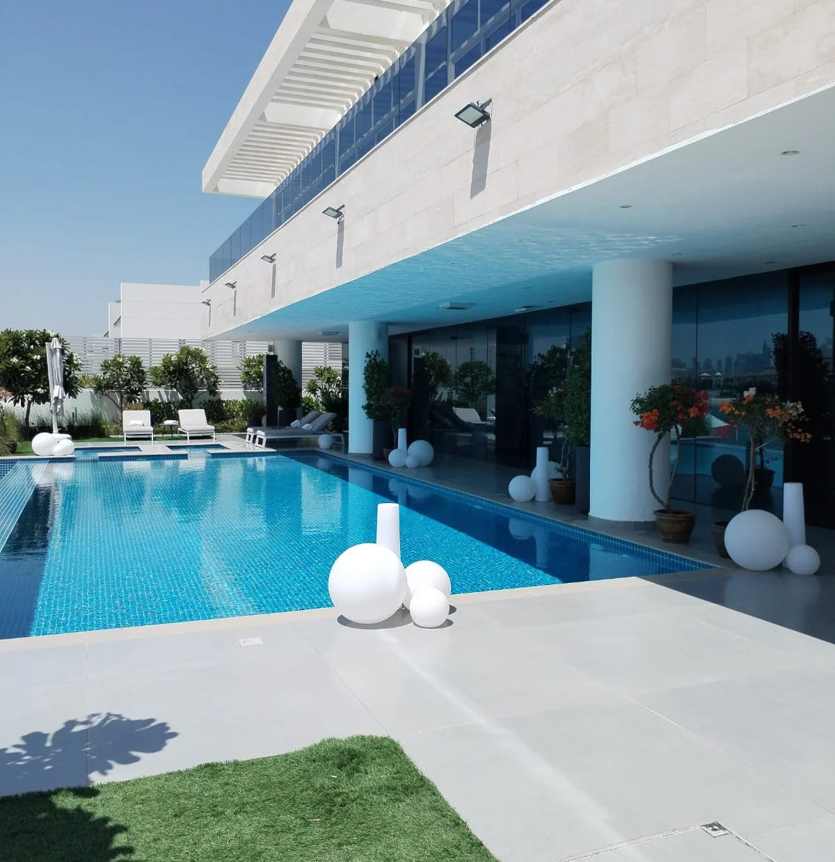 How to Plan a Pool Party in Dubai: Complete Guide (2026)