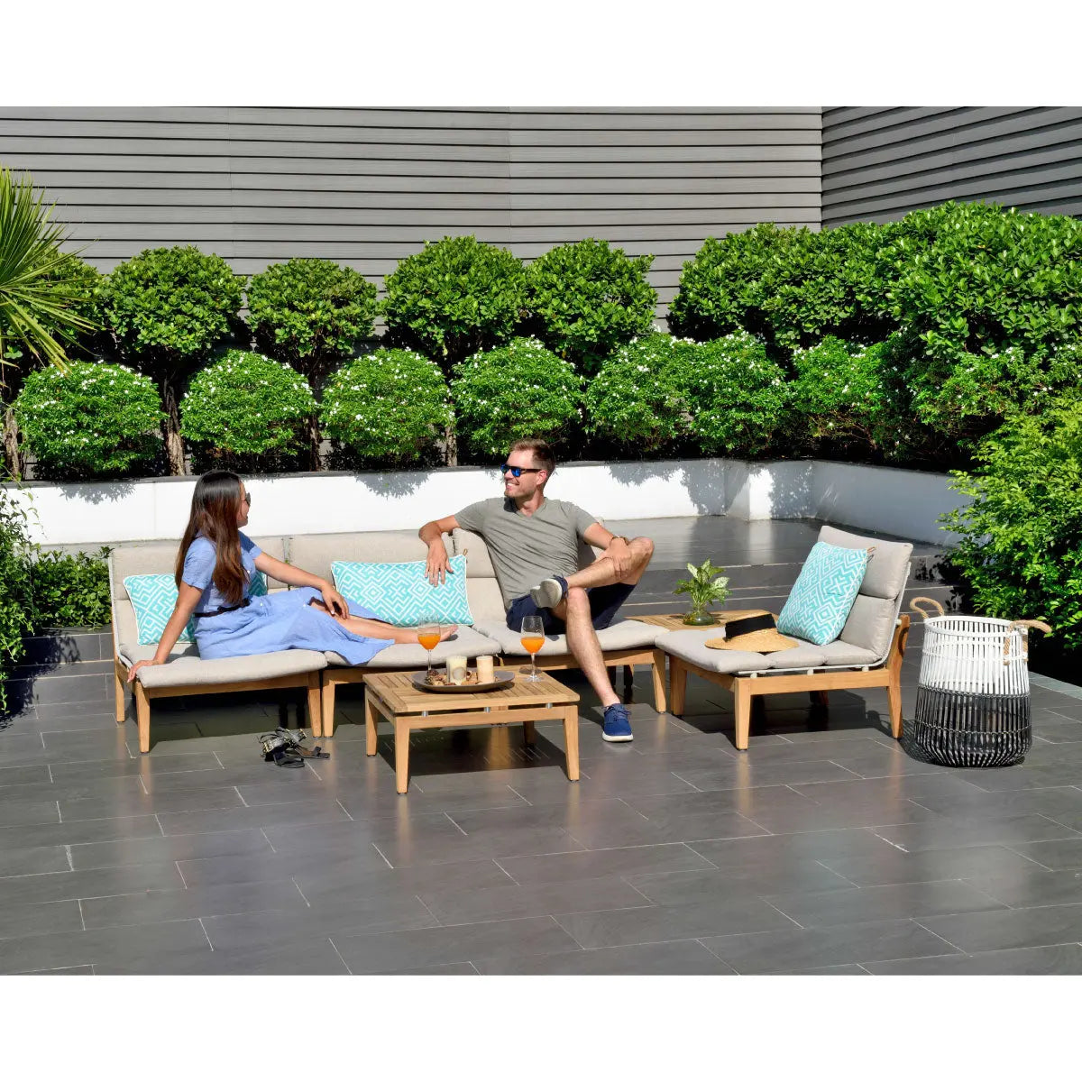 Arno 4-seater corner lounge set Desert River Rentals