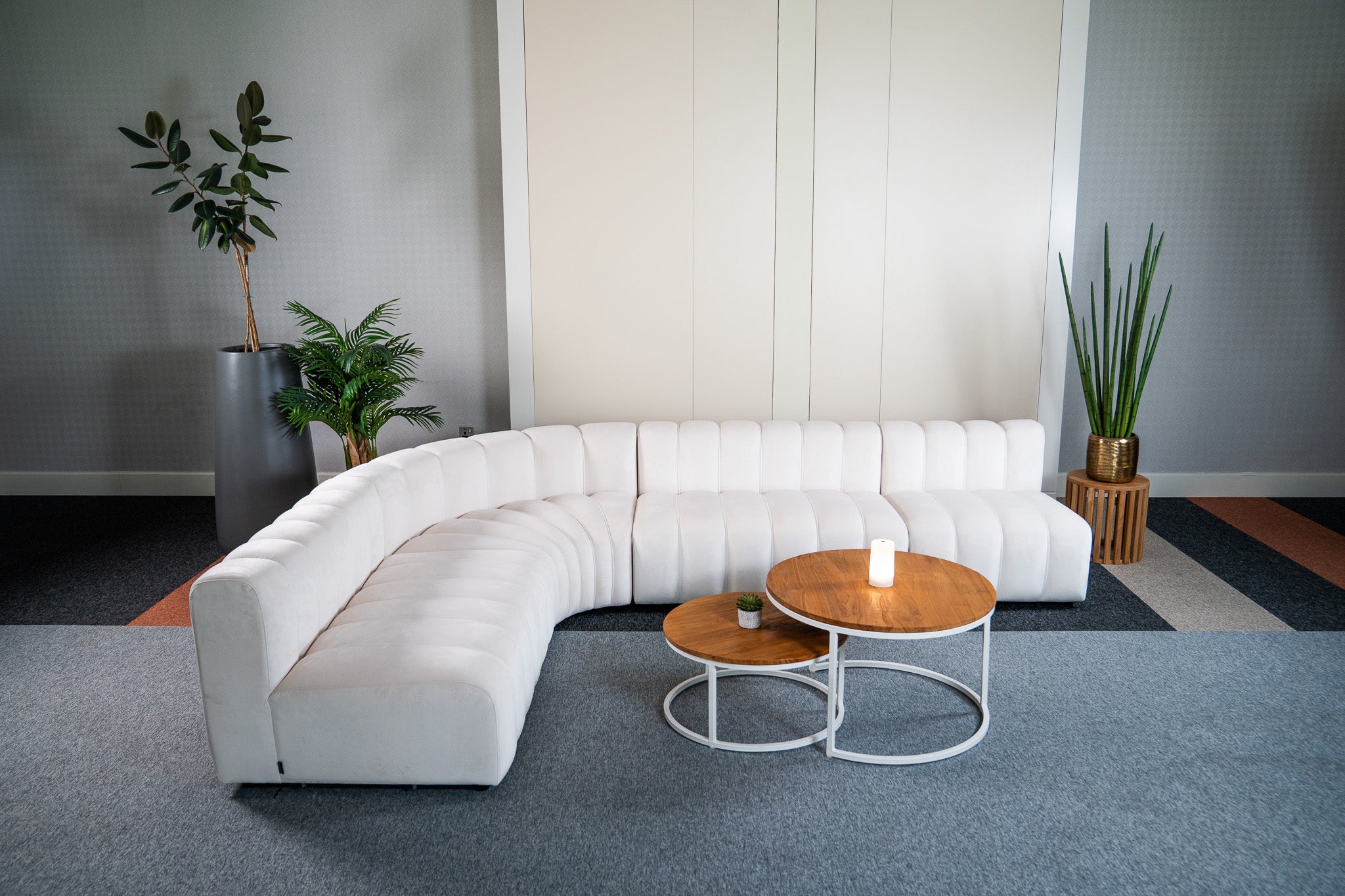 Cosmo L-shape 7-seater (Vanilla White) Desert River Rentals