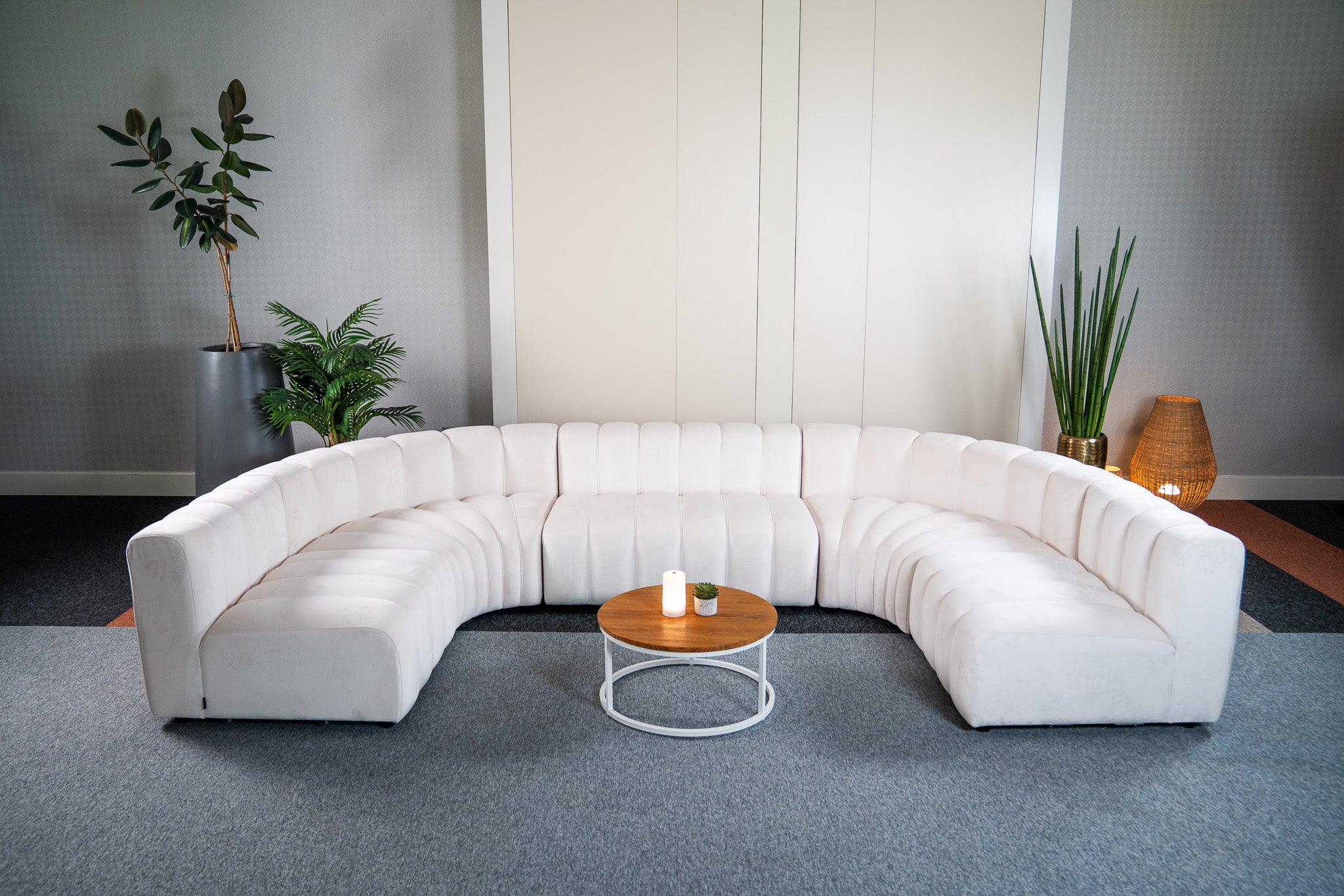 Cosmo Concave Large 7-seater (Vanilla White) Desert River Rentals