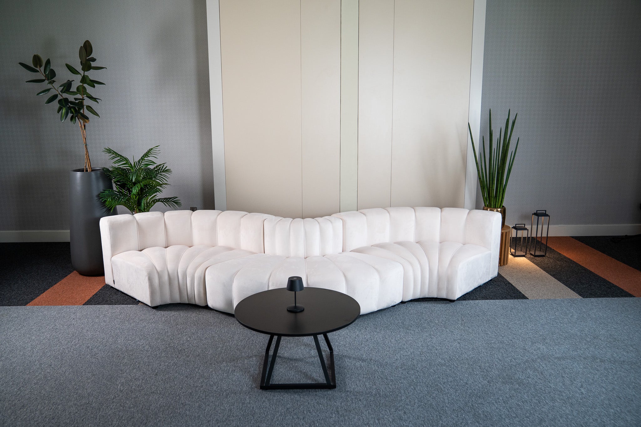 Cosmo Wave 4-seater (Vanilla White) Desert River Rentals