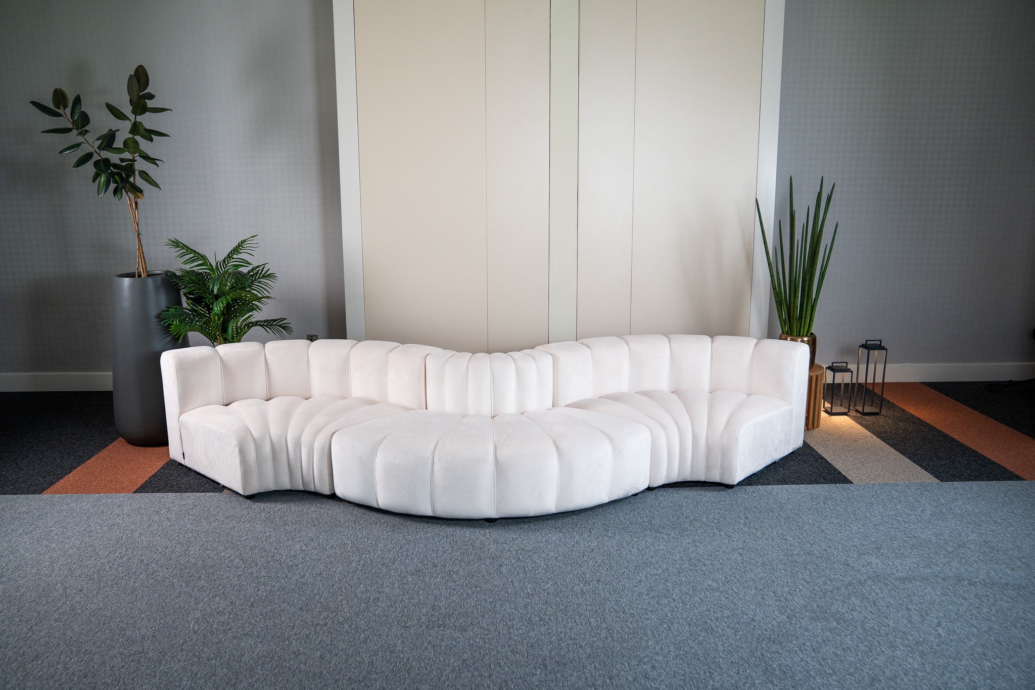 Cosmo Inner Curve 1-seater (Vanilla White) Desert River Rentals