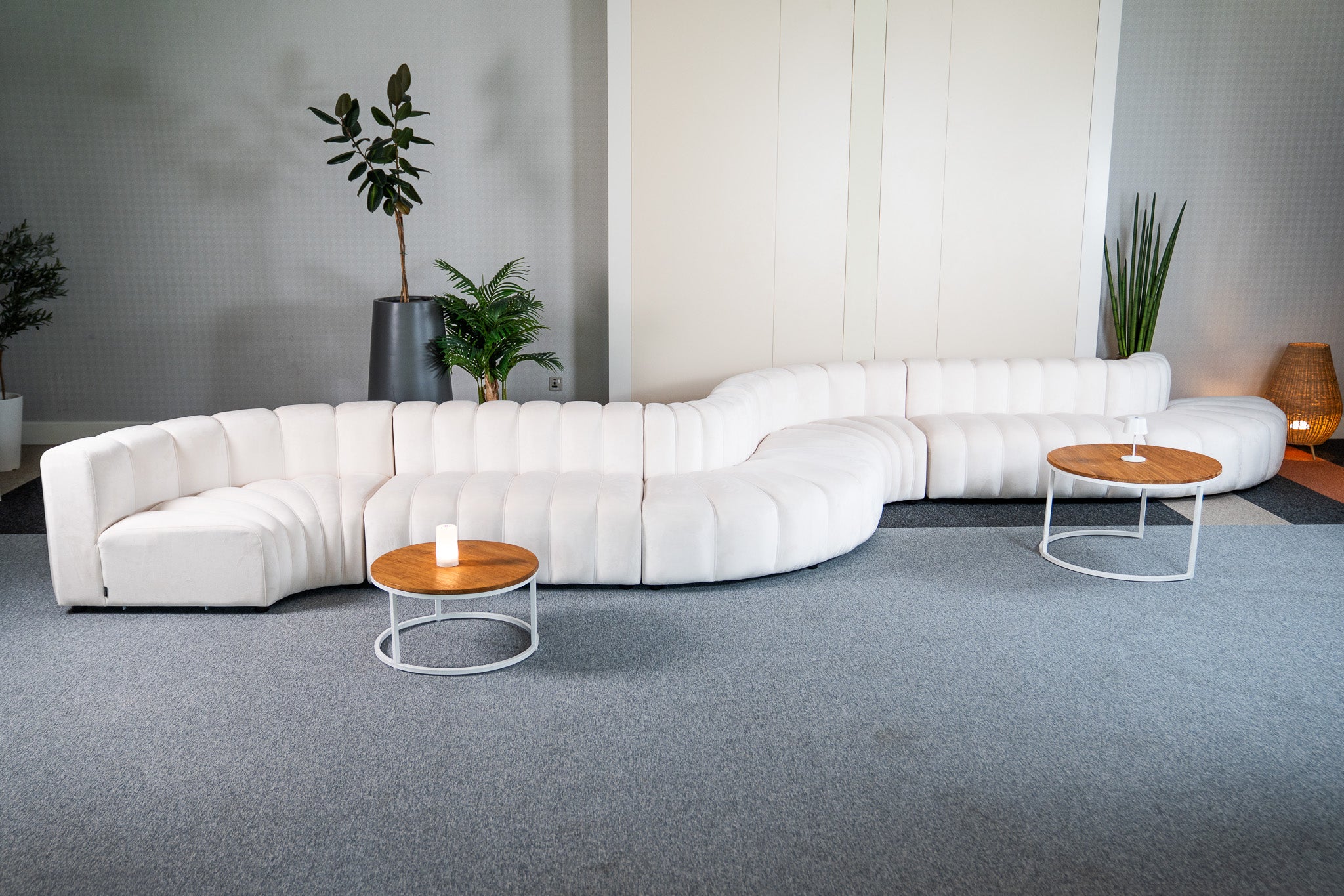 Cosmo Double S-shape 10-seater (Vanilla White) Desert River Rentals