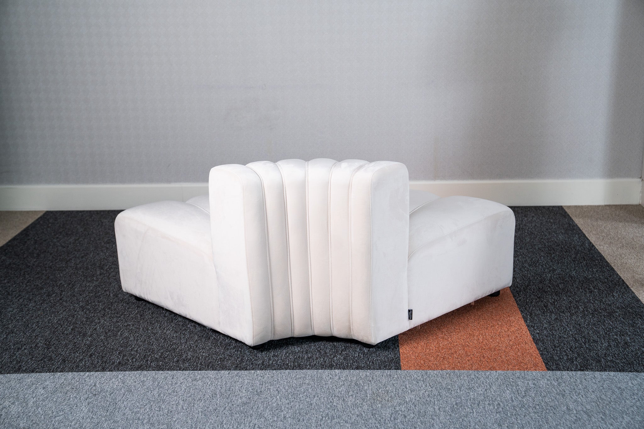 Cosmo Outer Curve 2-seater (Vanilla White) Desert River Rentals