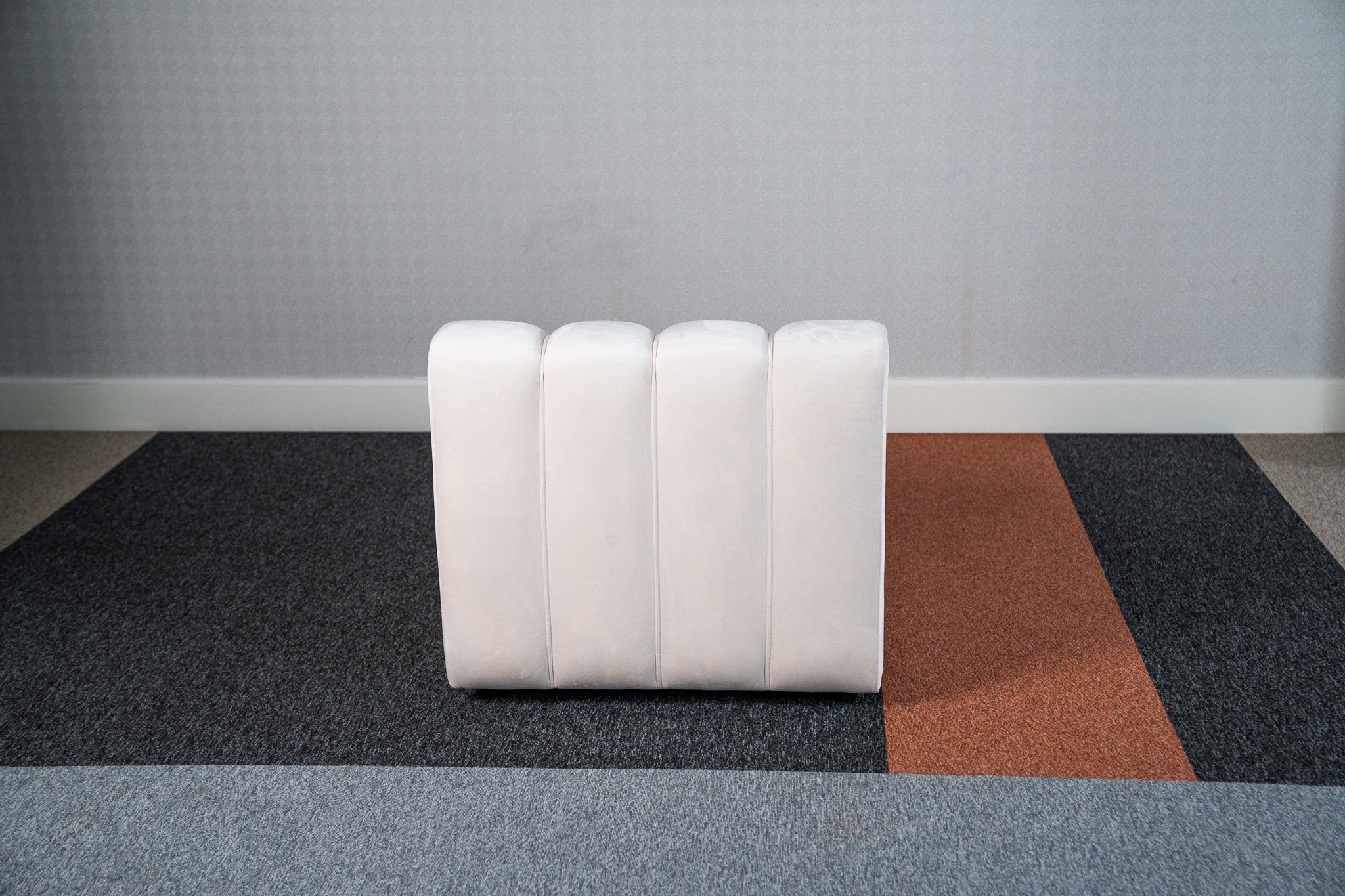 Cosmo Straight 1-seater (Vanilla White) Desert River Rentals