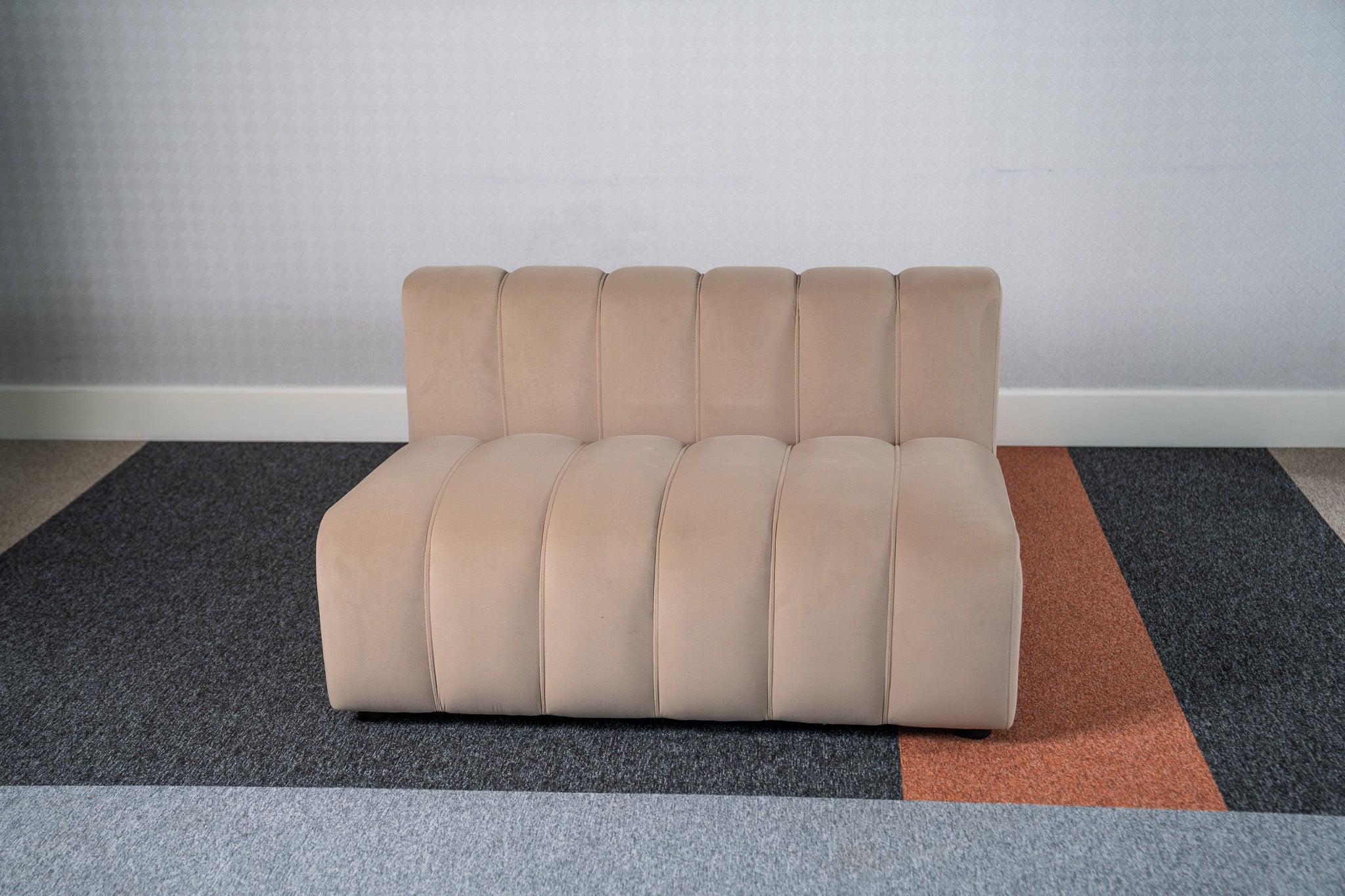 Cosmo Straight 2-seater (Nutmeg Beige) Desert River Rentals