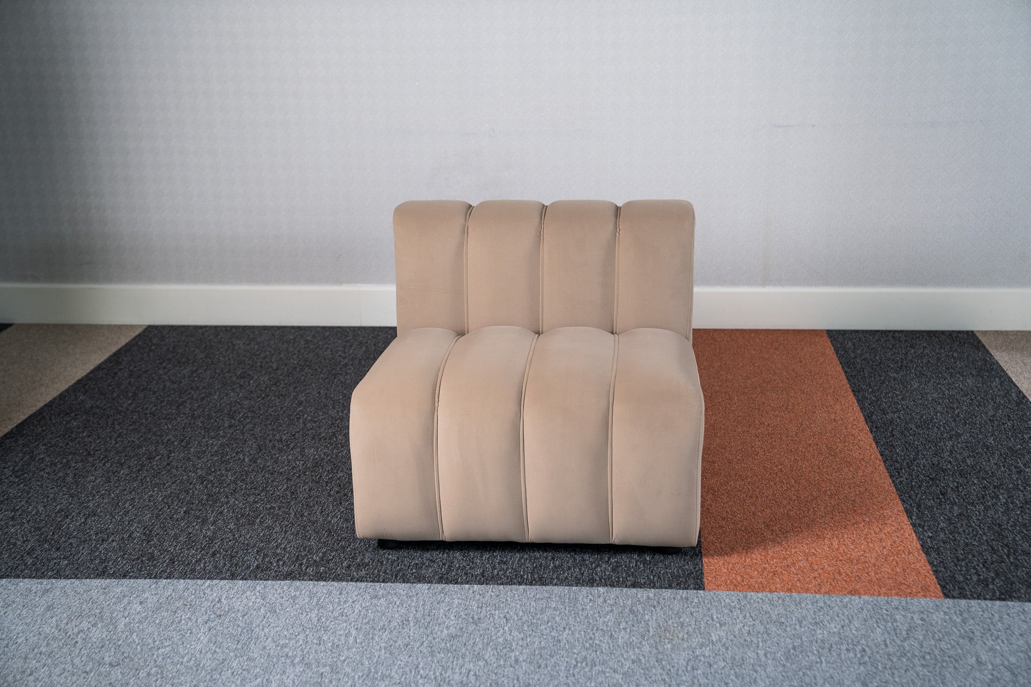 Cosmo Straight 1-seater (Nutmeg Beige) Desert River Rentals