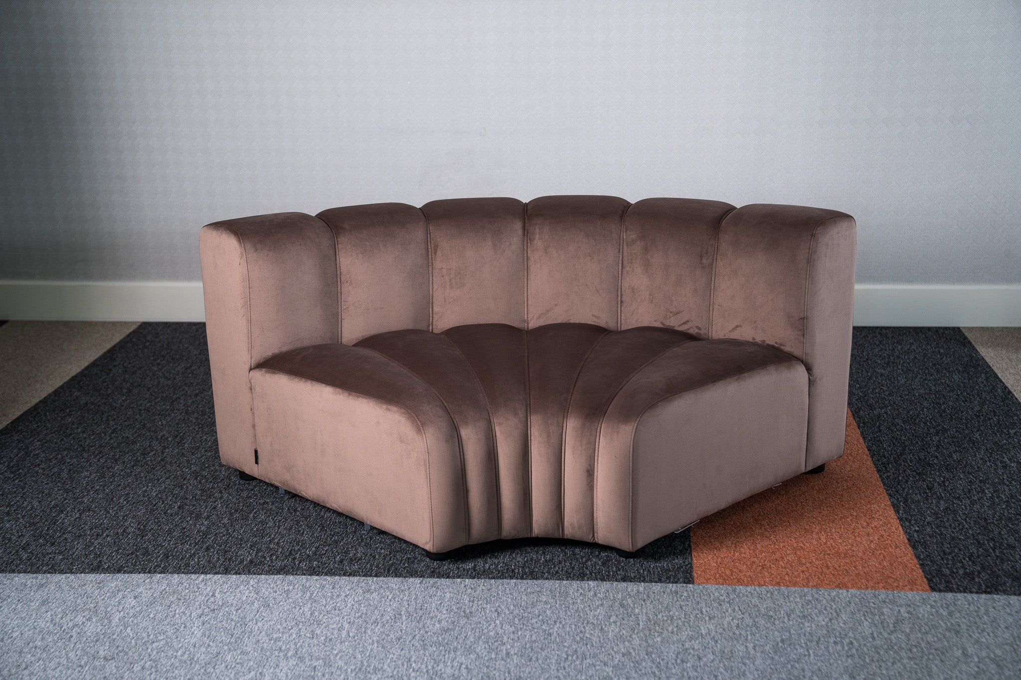 Cosmo Inner Curve 1-seater (Truffle Brown) Desert River Rentals