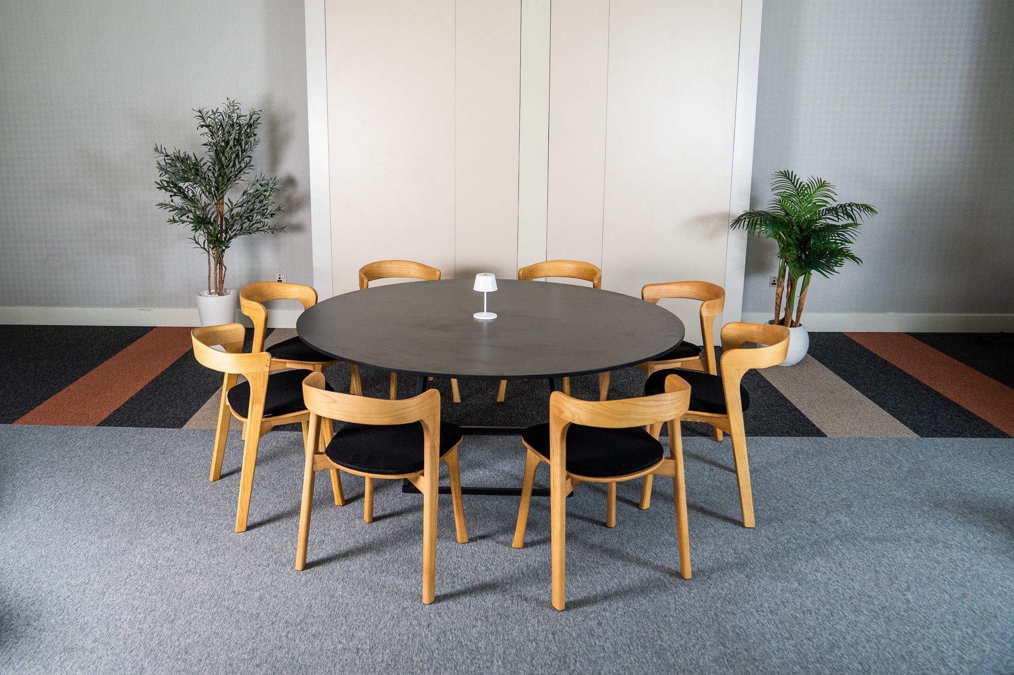 Linea XXL Dining Table (Black Frame With Round Black Top) Desert River Rentals