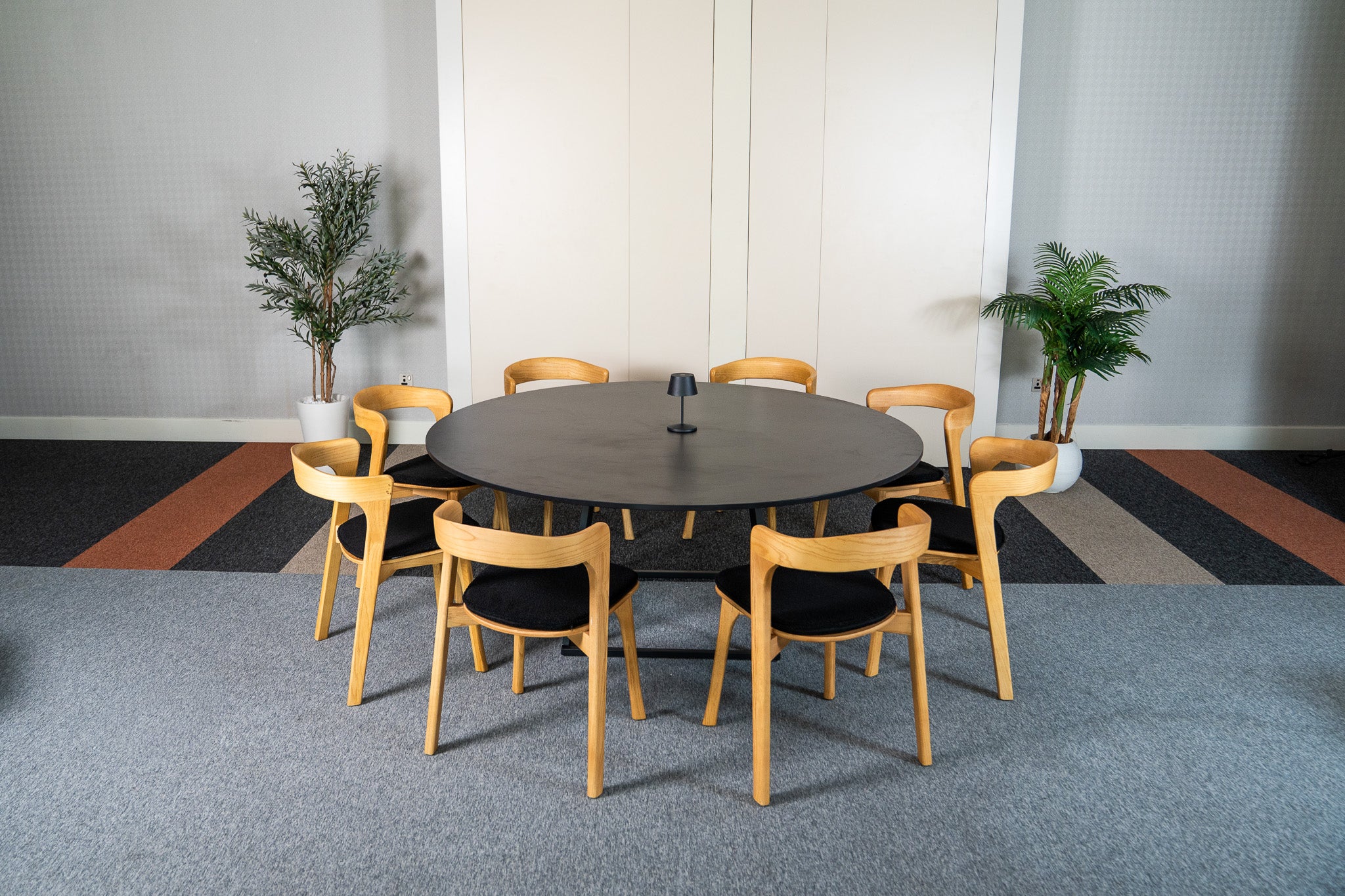 Linea XXL Dining Table (Black Frame With Round Black Top) Desert River Rentals