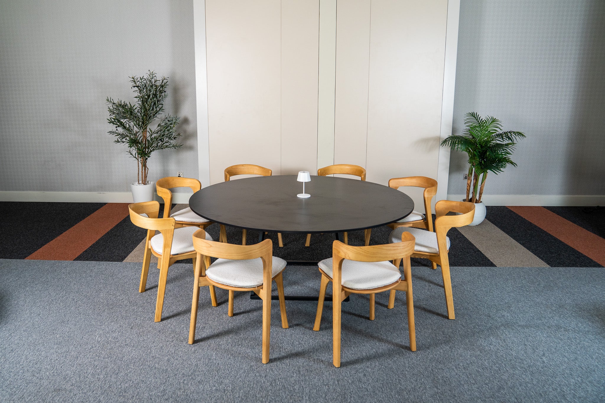 Linea XXL Dining Table (Black Frame With Round Black Top) Desert River Rentals
