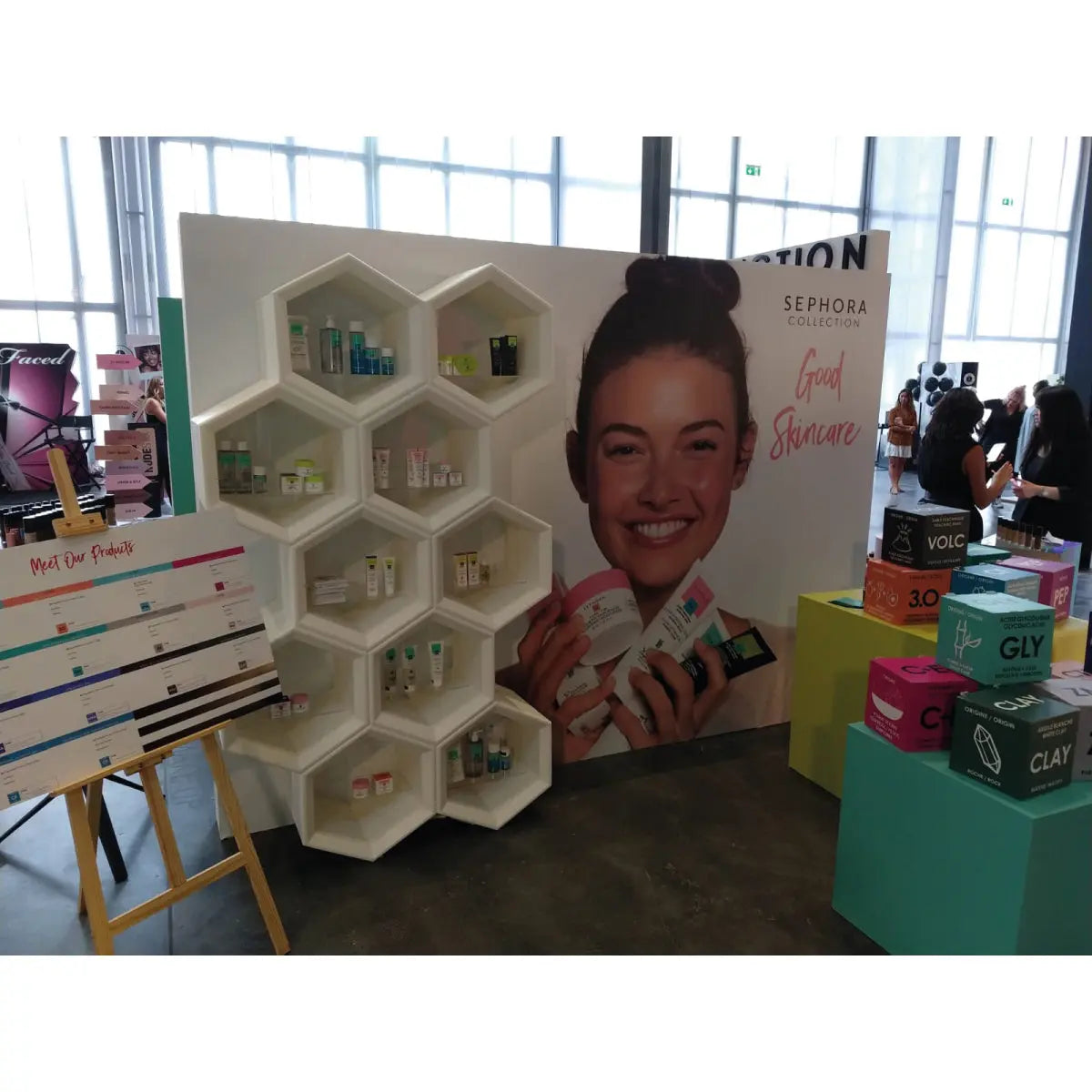 Hexa bar backdrop/space divider white Desert River Rentals