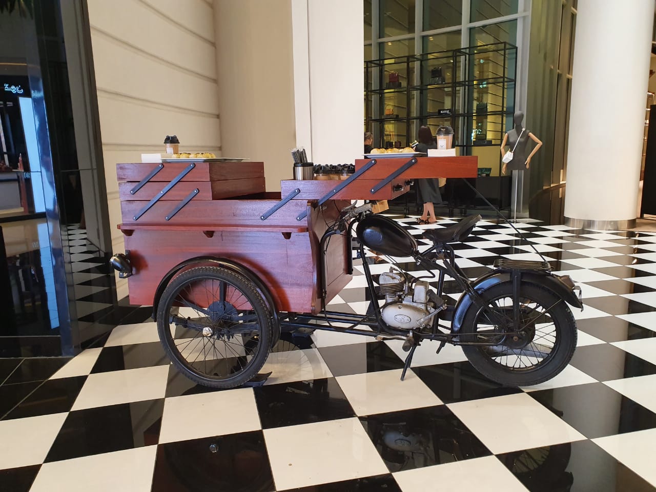 Leonardo original 1960 vintage delivery bike