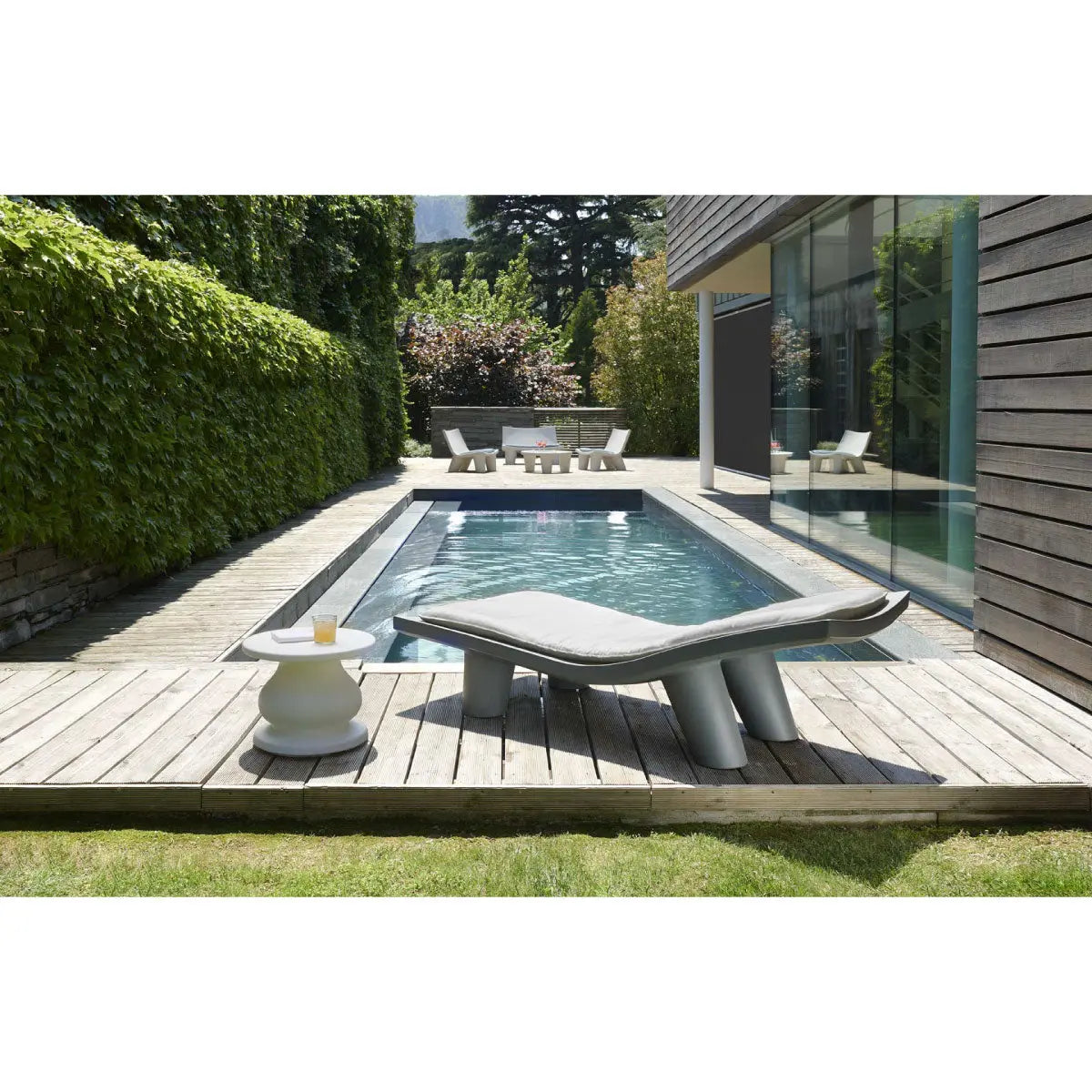 Otto side table curvy white Desert River Rentals