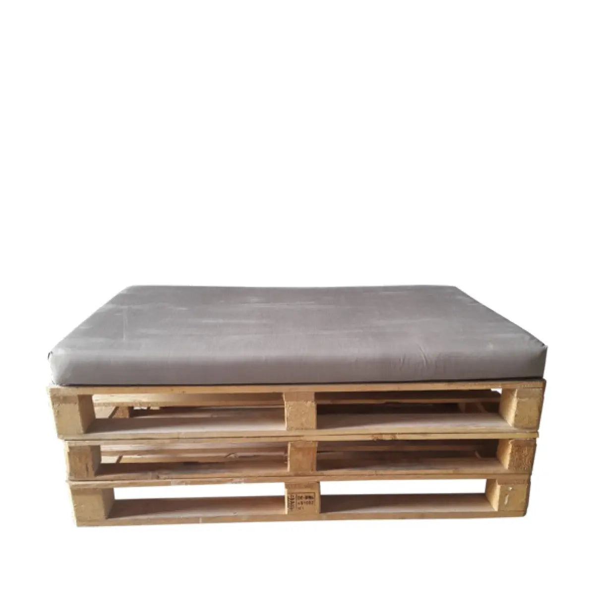 Pallet bench Desert River Rentals