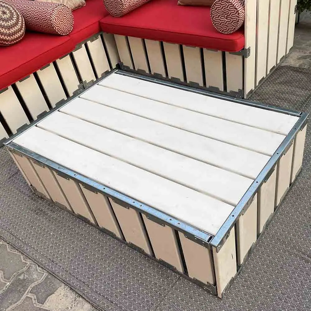 The lounge crate coffee table, white Desert River Rentals