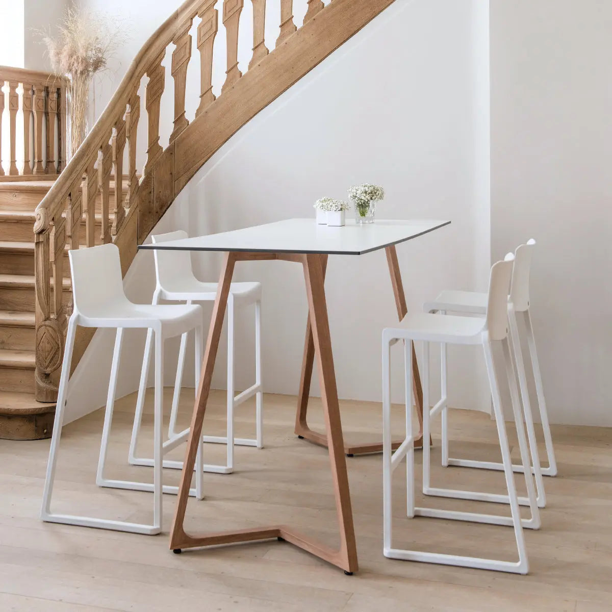 Wings 6 seater high table Desert River Rentals