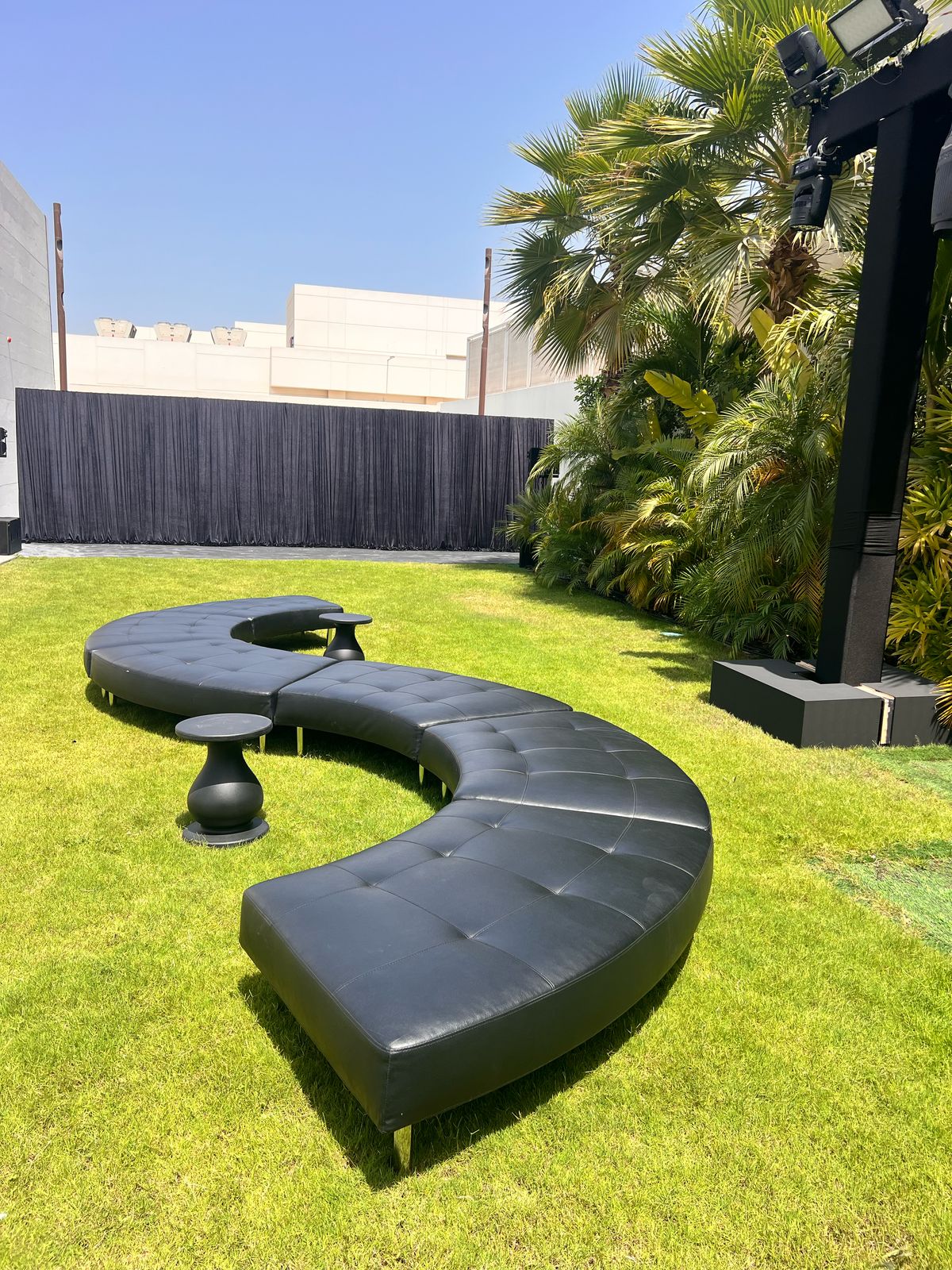 Endless 15 Seater Serpentine Sofa Without Back Black Desert River Rentals