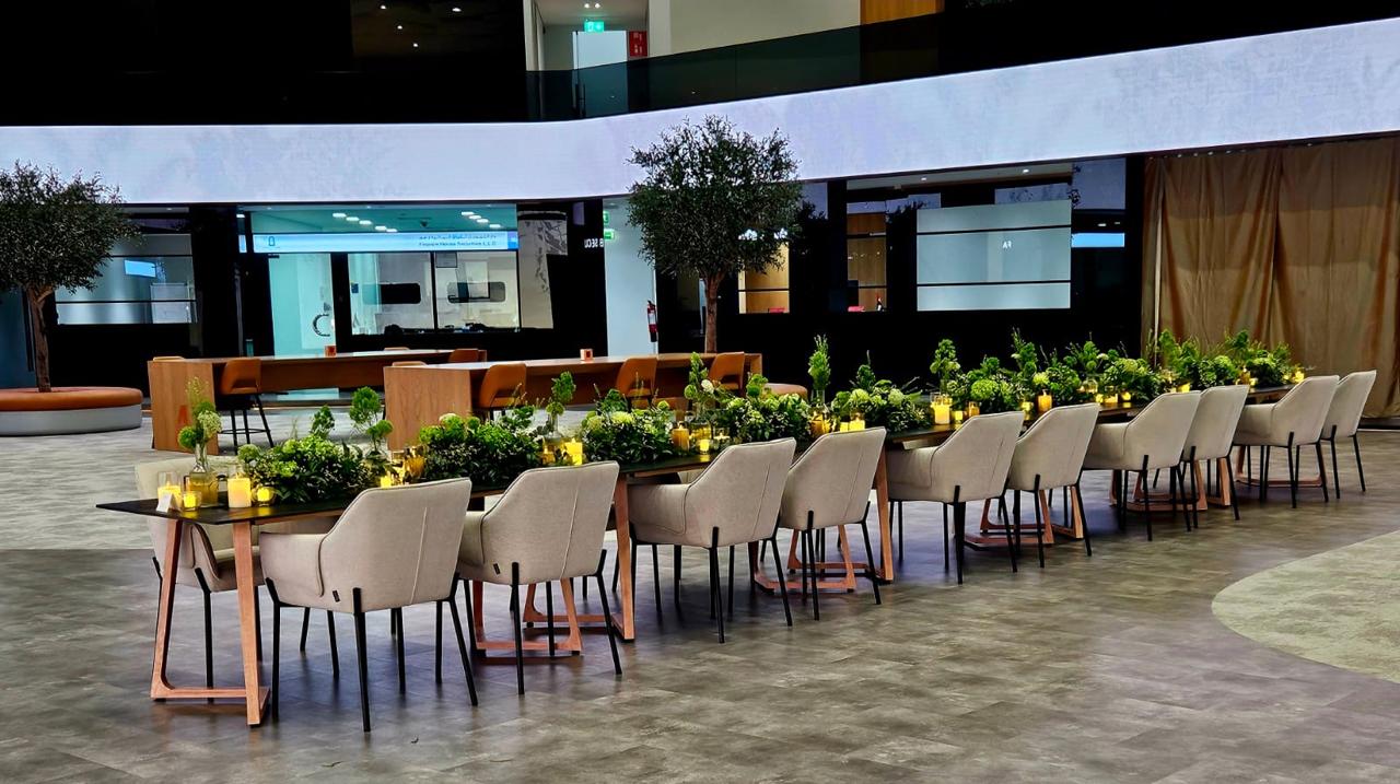 Stoff Arm Chair Desert River Rentals